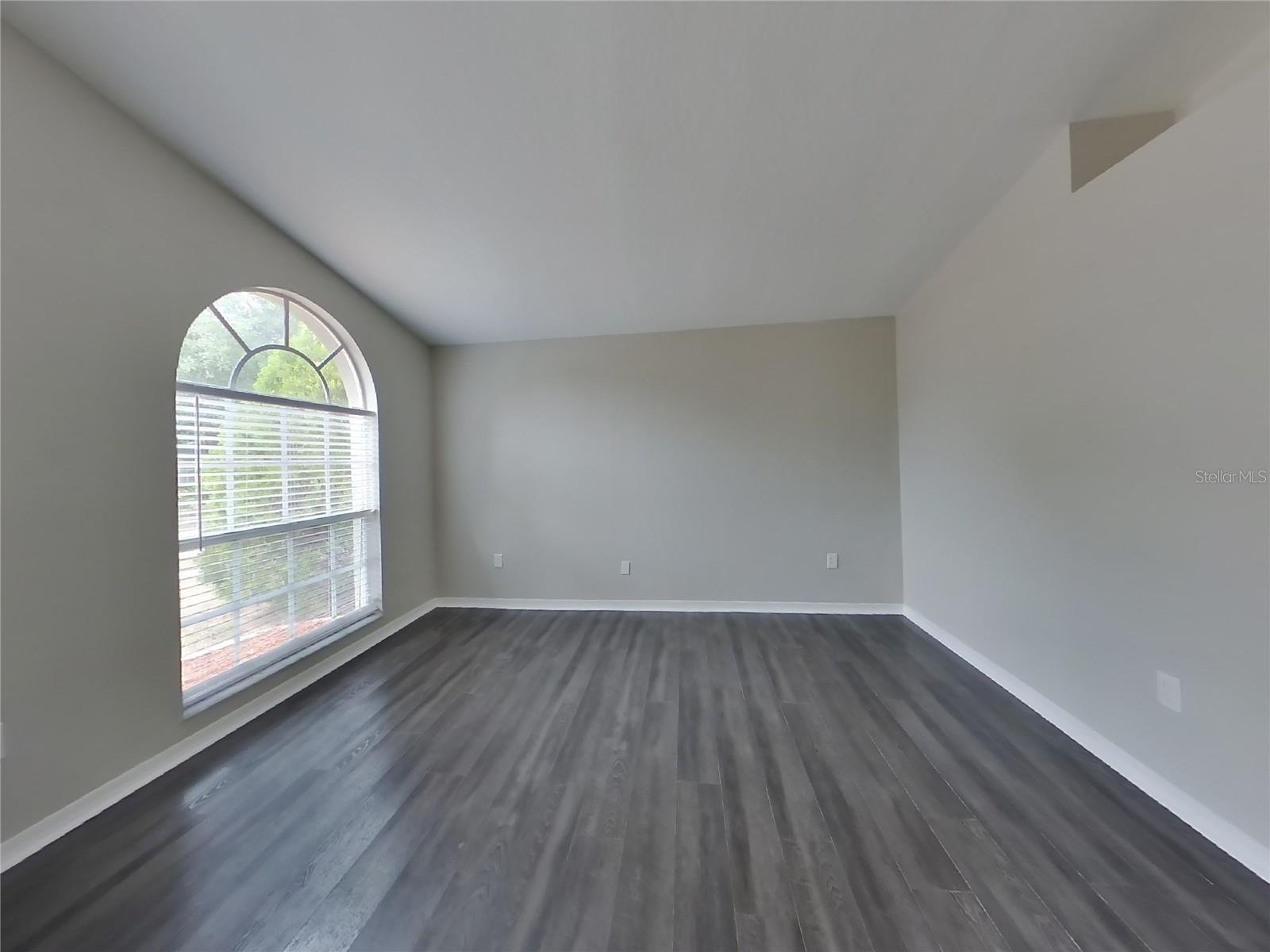 Image 3 of 21 For 527 Napa Valley Circle