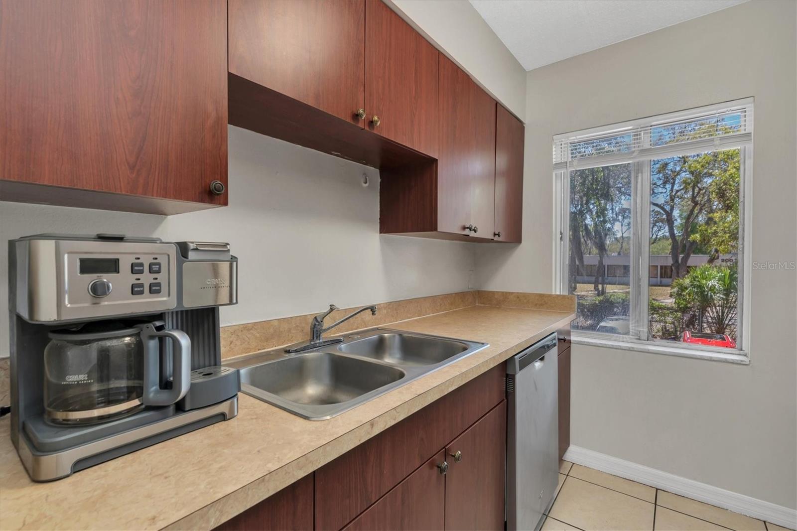 Image 10 of 31 For 7505 Pitch Pine Circle 122