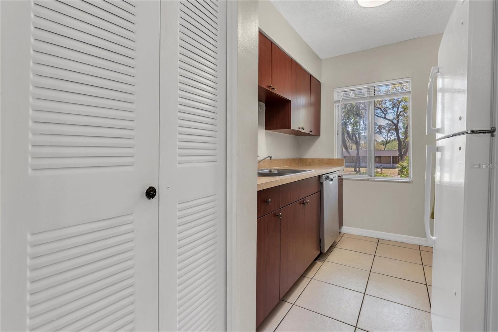 Image 9 of 31 For 7505 Pitch Pine Circle 122