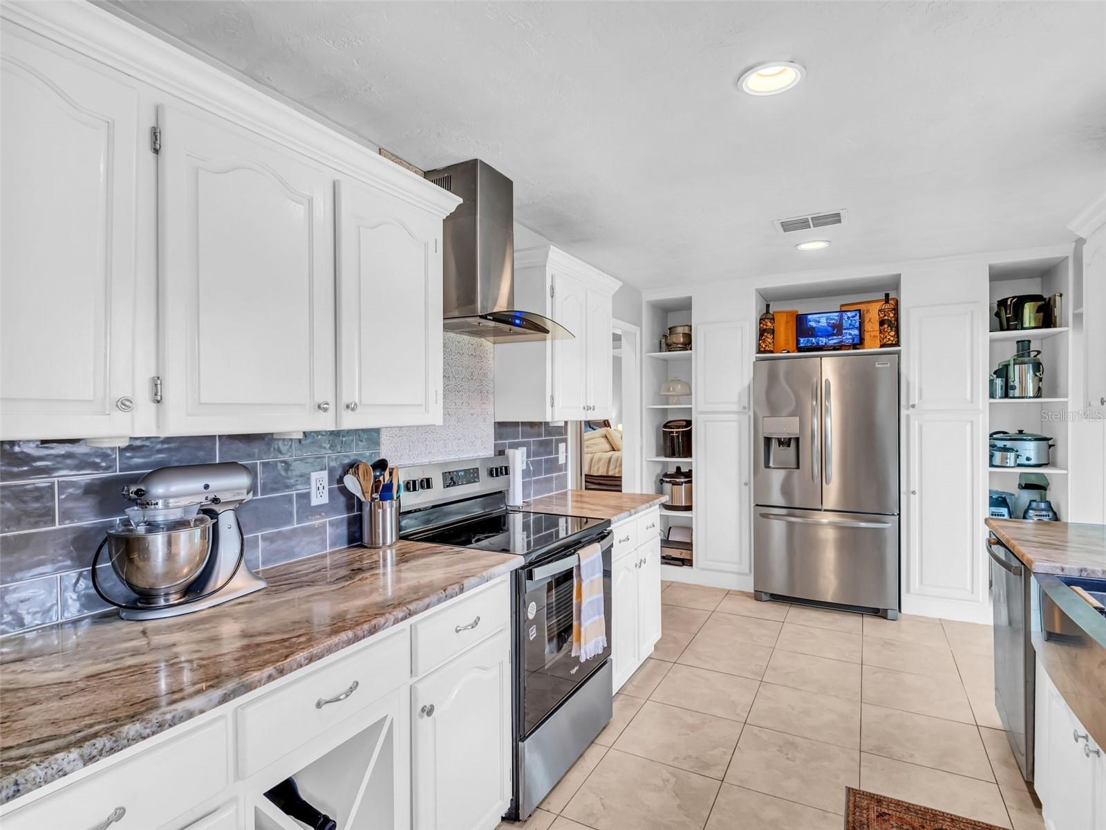 Image 14 of 50 For 5021 Roanoke Drive