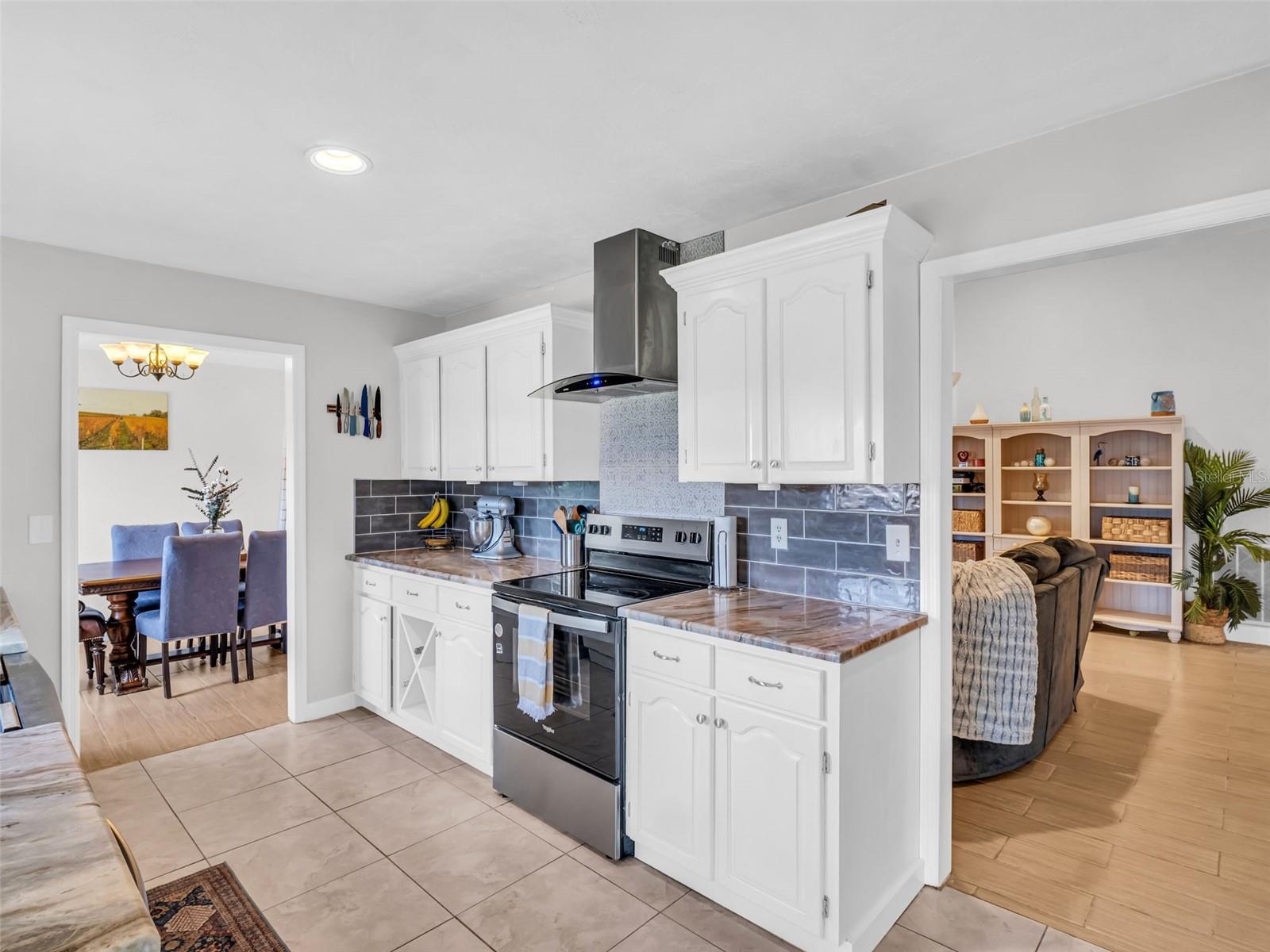 Image 16 of 50 For 5021 Roanoke Drive