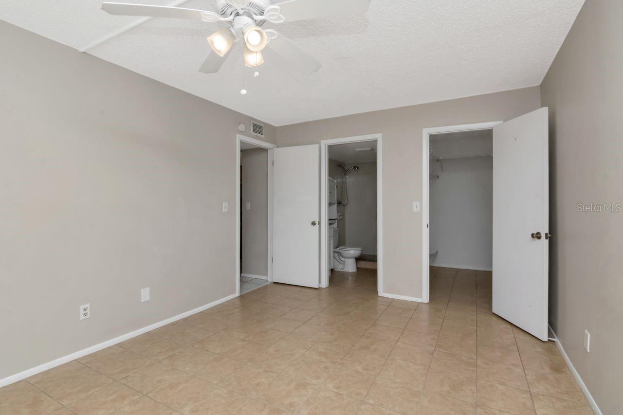 Image 18 of 36 For 3455 Countryside Boulevard 31