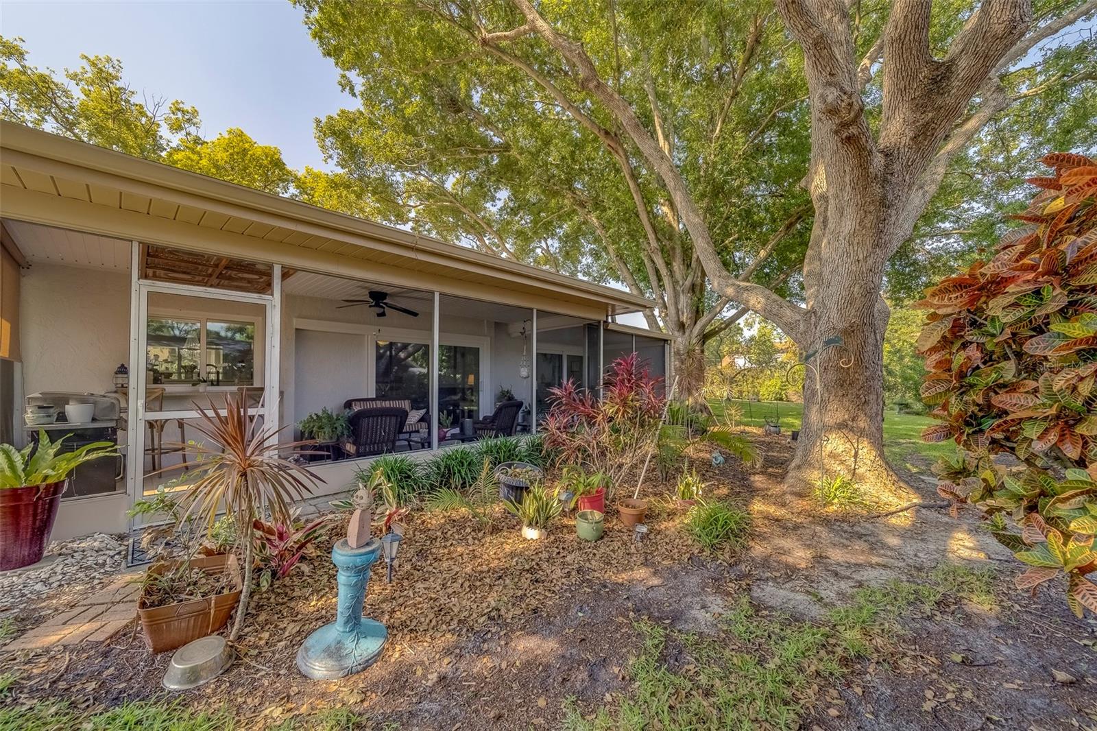 Image 23 of 29 For 2952 Macalpin Drive N