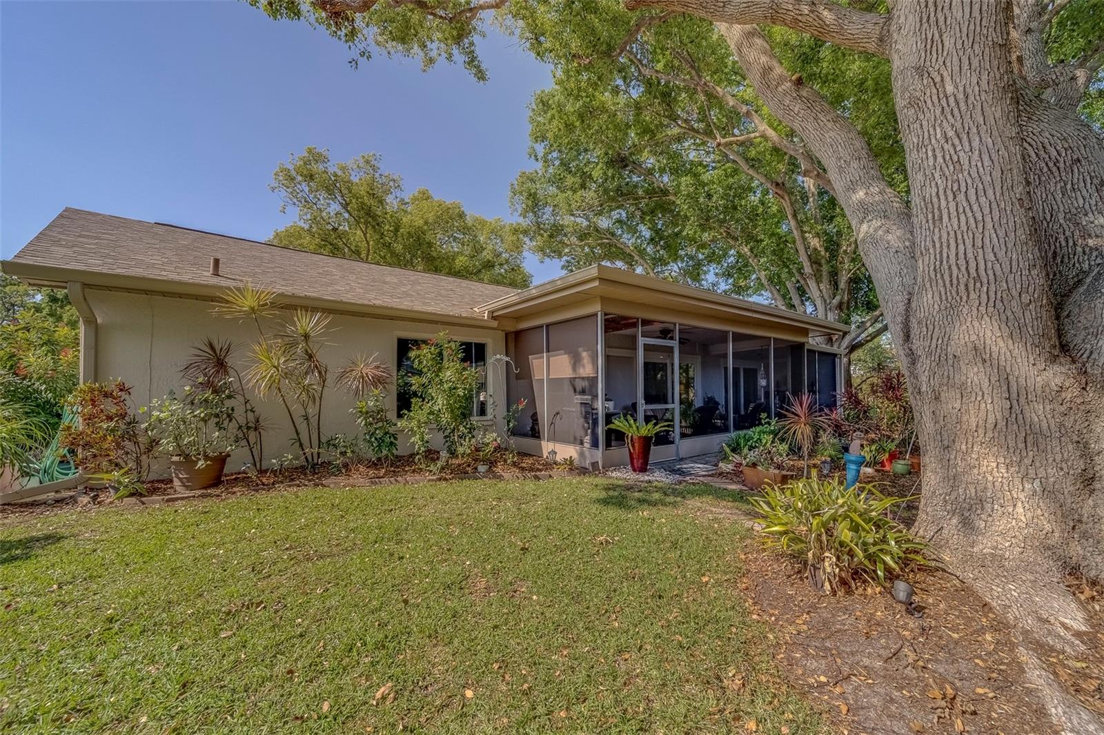 Image 24 of 29 For 2952 Macalpin Drive N