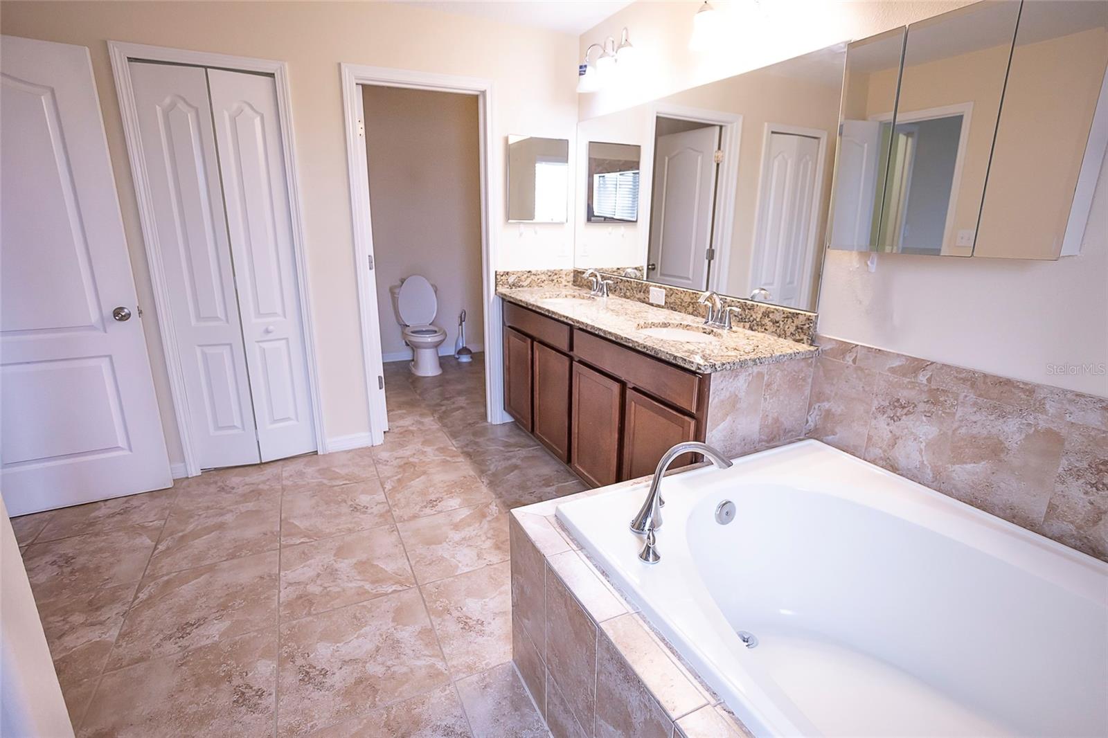 Image 31 of 48 For 621 Washita Stone Drive