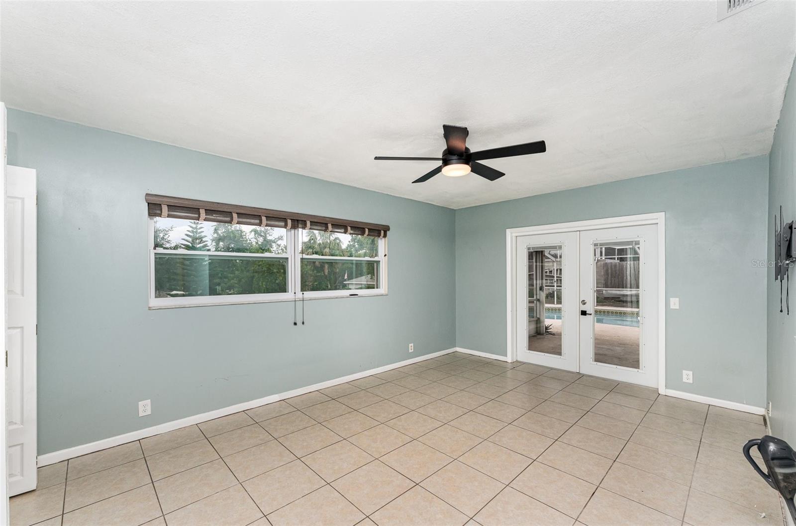 Image 21 of 27 For 220 Escambia Drive
