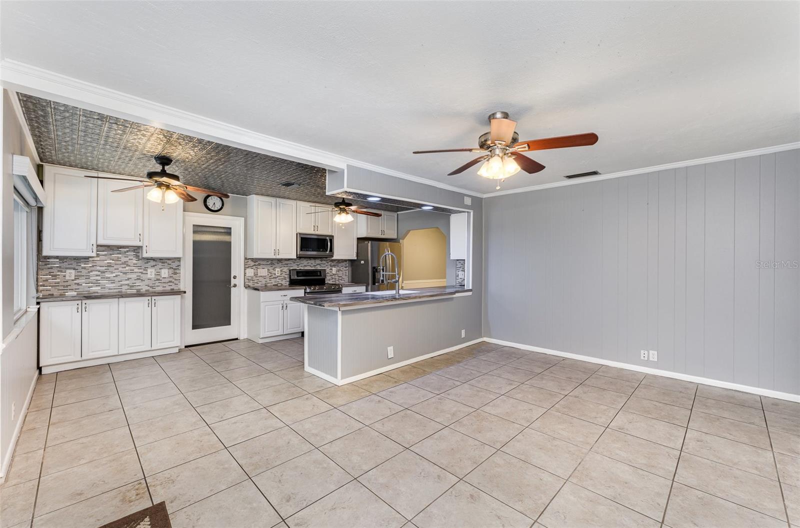 Image 7 of 27 For 220 Escambia Drive