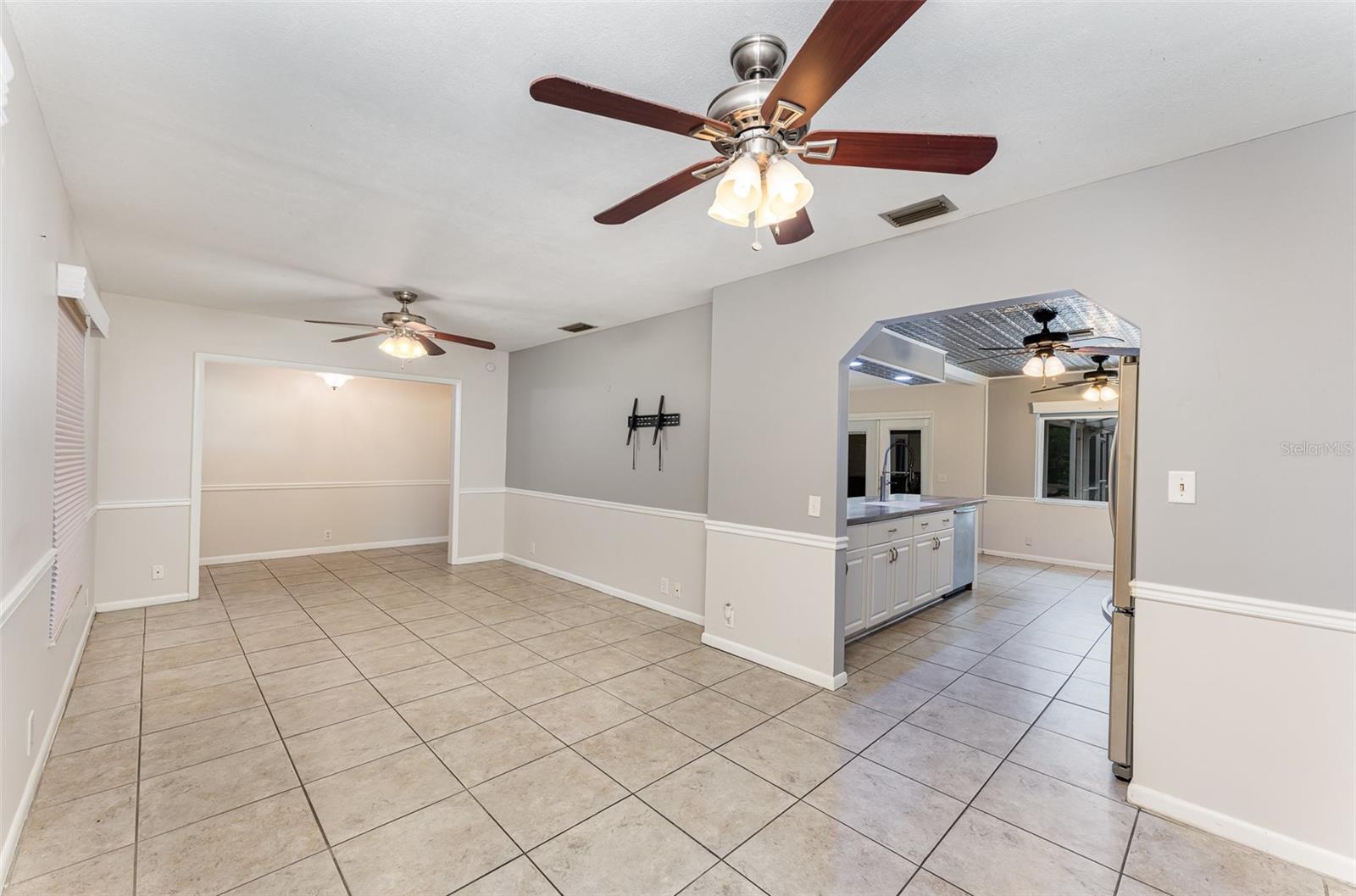 Image 8 of 27 For 220 Escambia Drive