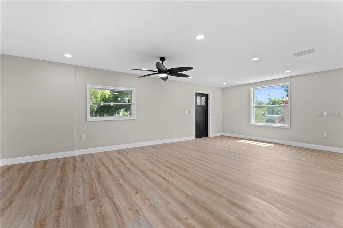Image 9 of 41 For 3215 Powhatan Avenue