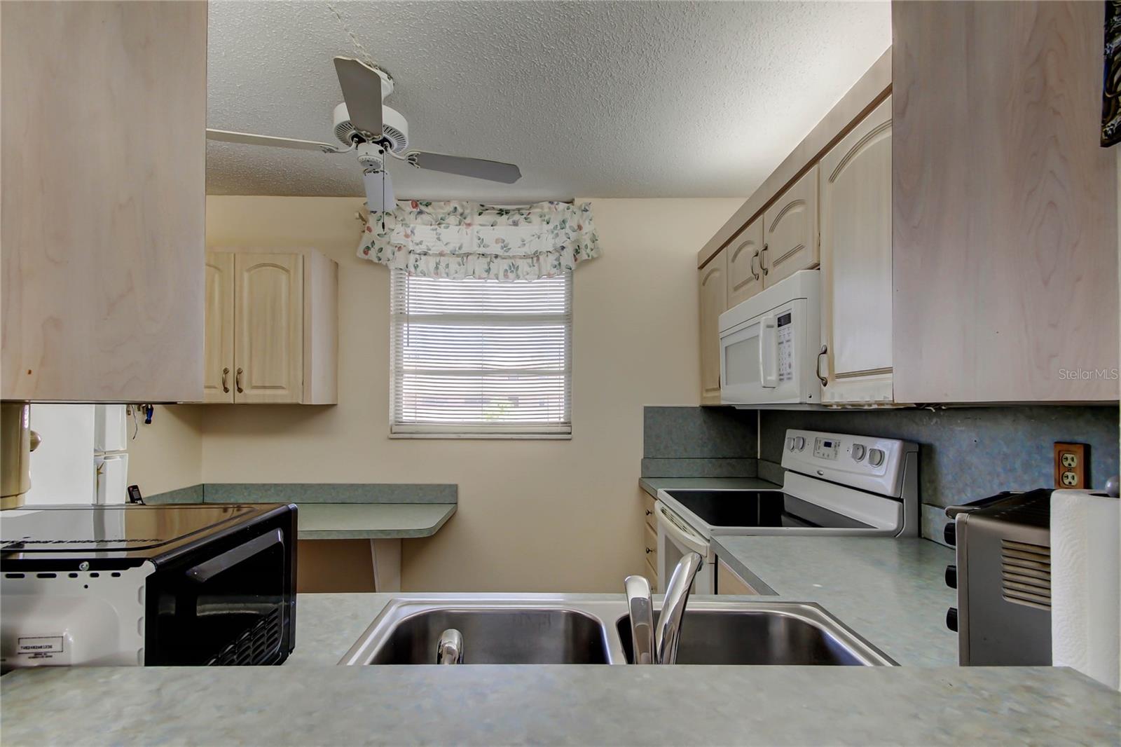 Image 31 of 45 For 7425 Bay Island Drive S 203