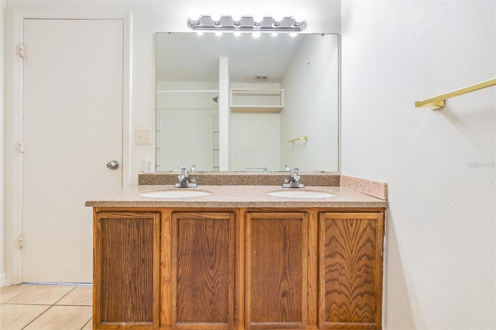 Image 15 of 31 For 2118 Ashley Lakes Drive