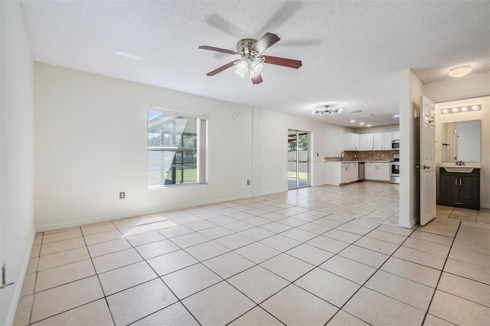 Image 3 of 31 For 2118 Ashley Lakes Drive