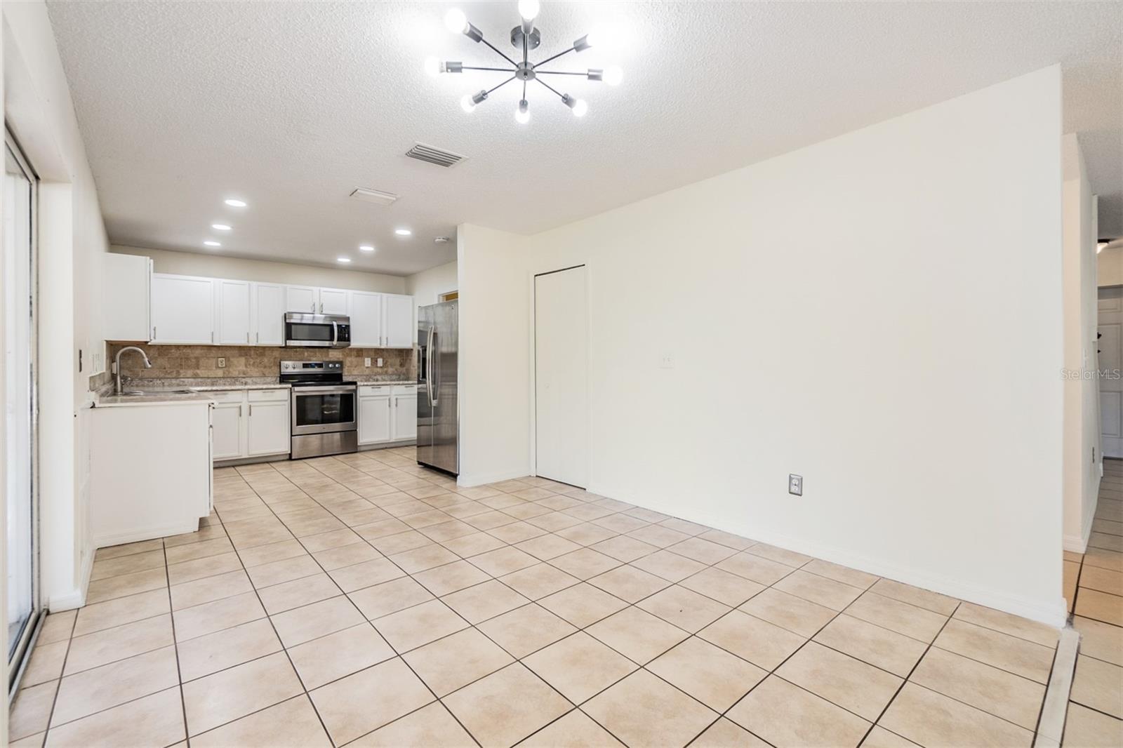 Image 6 of 31 For 2118 Ashley Lakes Drive