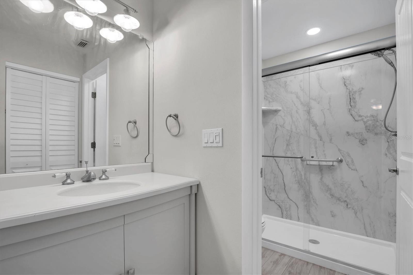 Image 17 of 25 For 7360 Ulmerton Road 17d