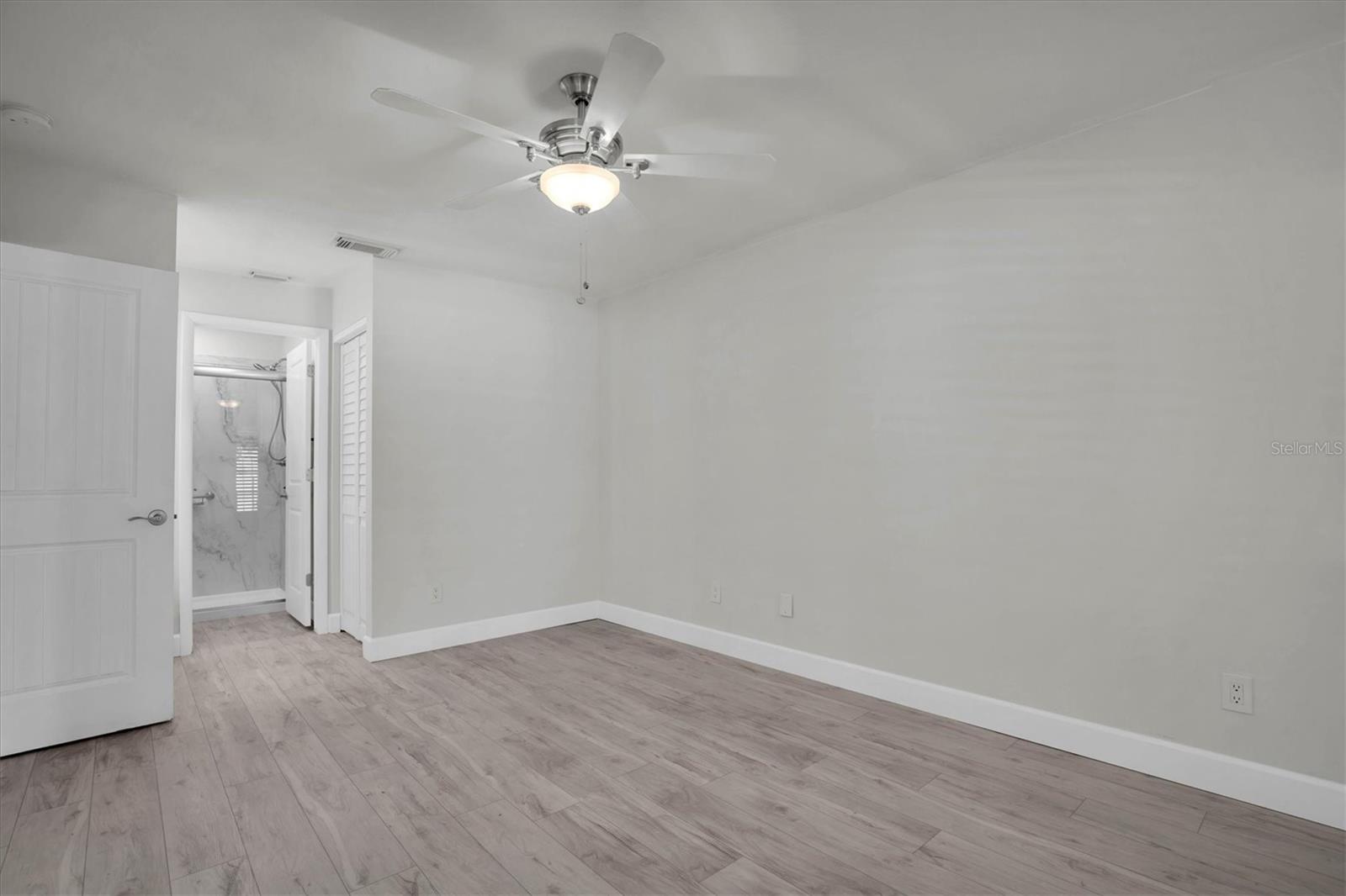Image 18 of 25 For 7360 Ulmerton Road 17d