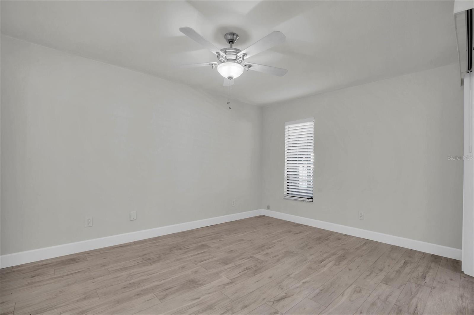 Image 21 of 25 For 7360 Ulmerton Road 17d