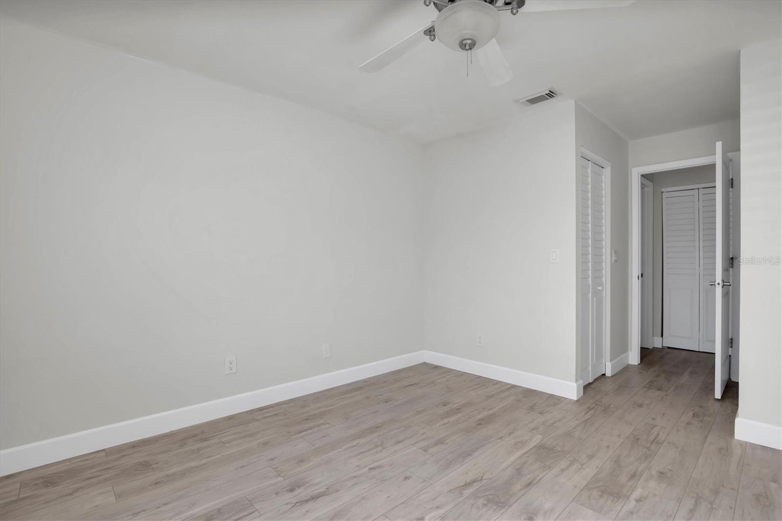 Image 22 of 25 For 7360 Ulmerton Road 17d