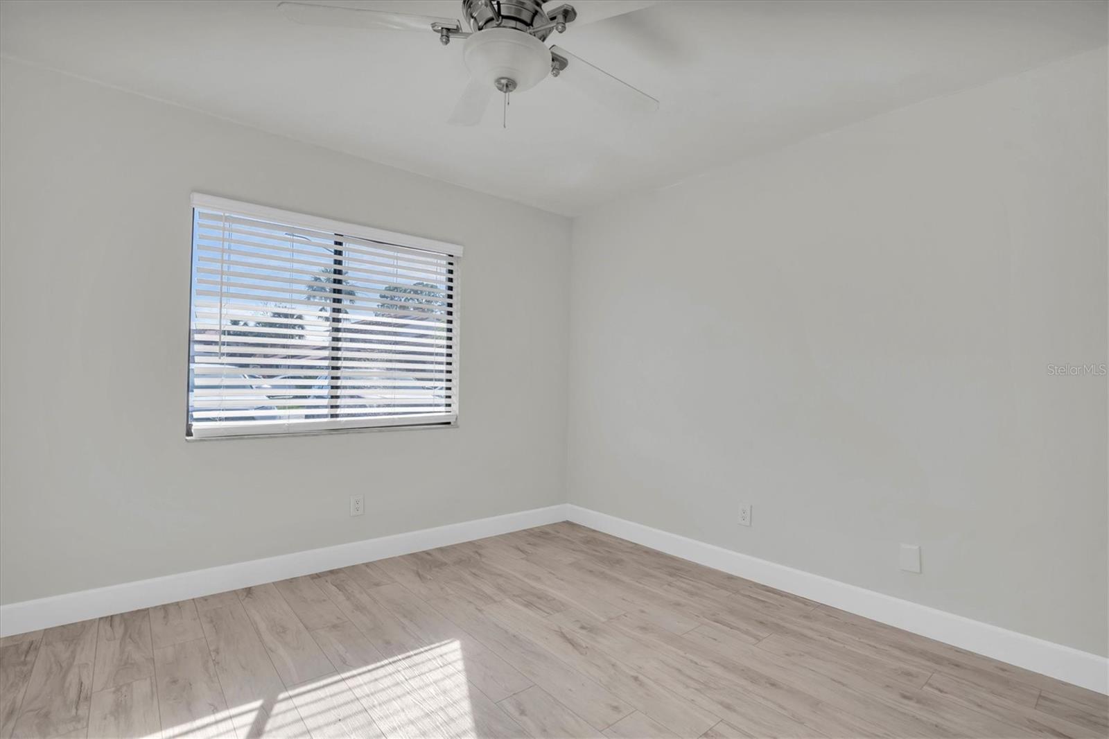Image 23 of 25 For 7360 Ulmerton Road 17d