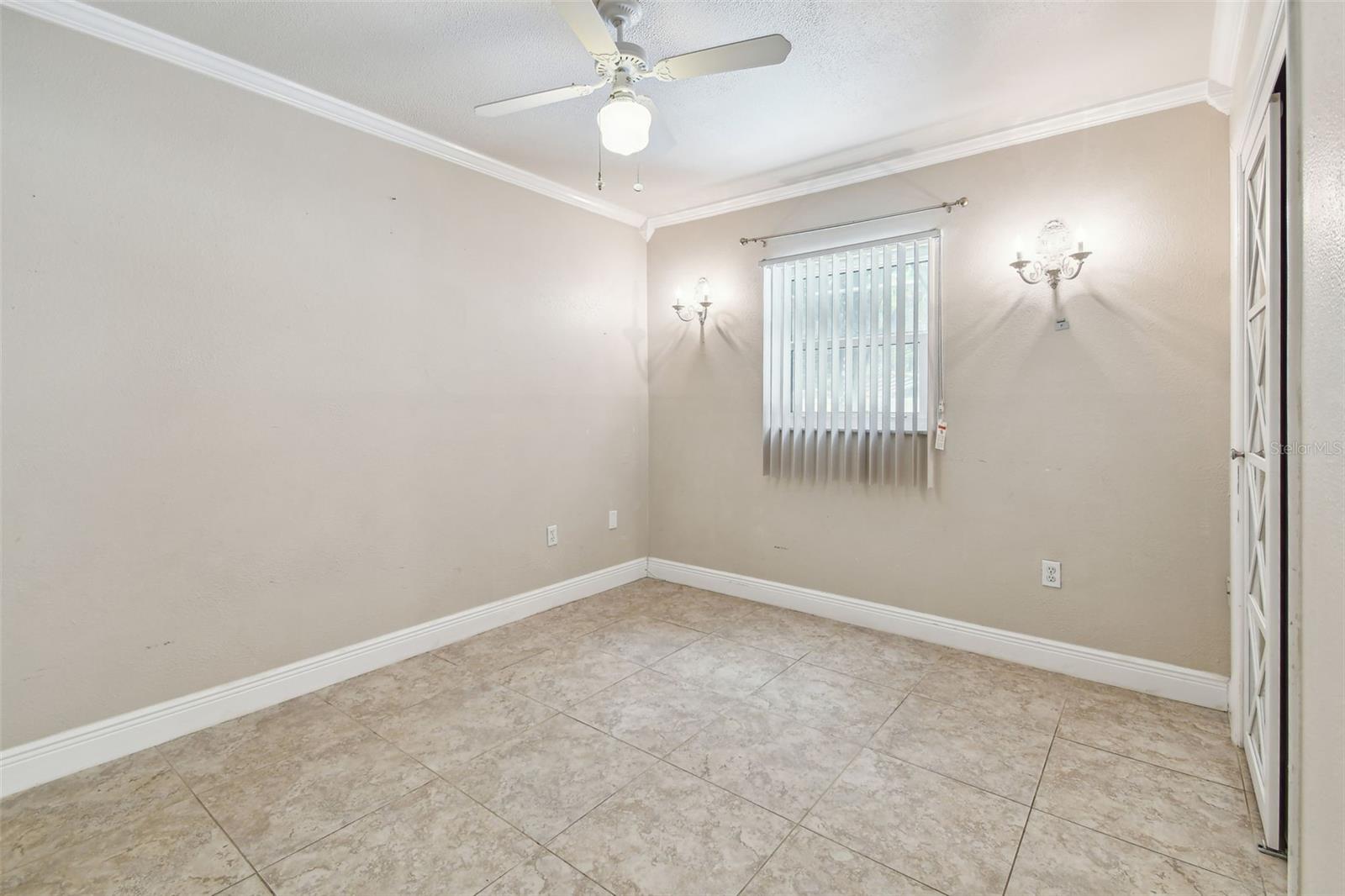 Image 11 of 46 For 504 Lee Street