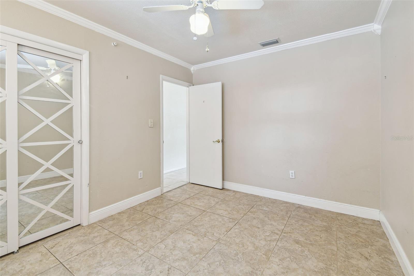 Image 12 of 46 For 504 Lee Street
