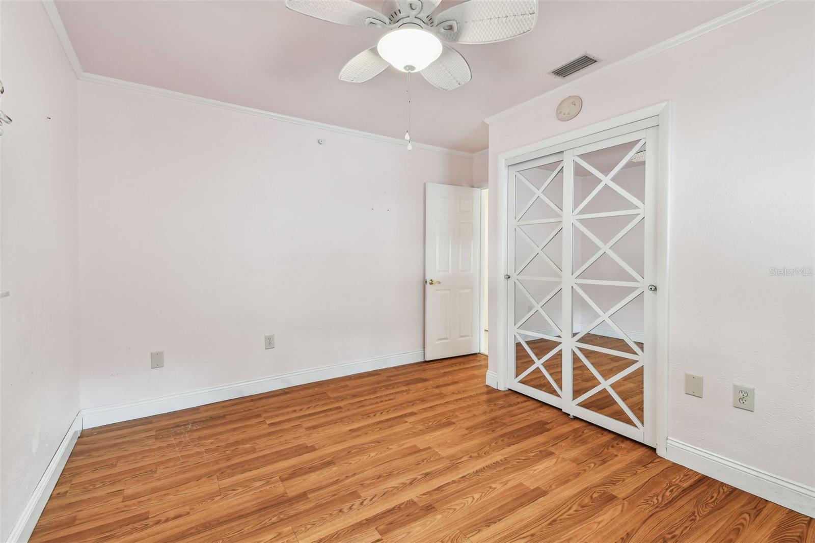 Image 13 of 46 For 504 Lee Street