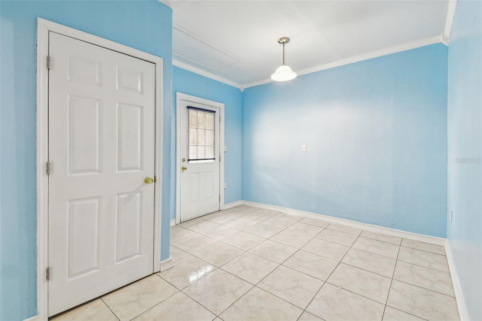 Image 20 of 46 For 504 Lee Street