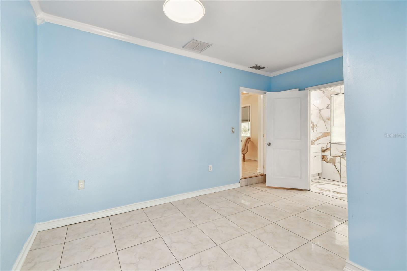 Image 21 of 46 For 504 Lee Street