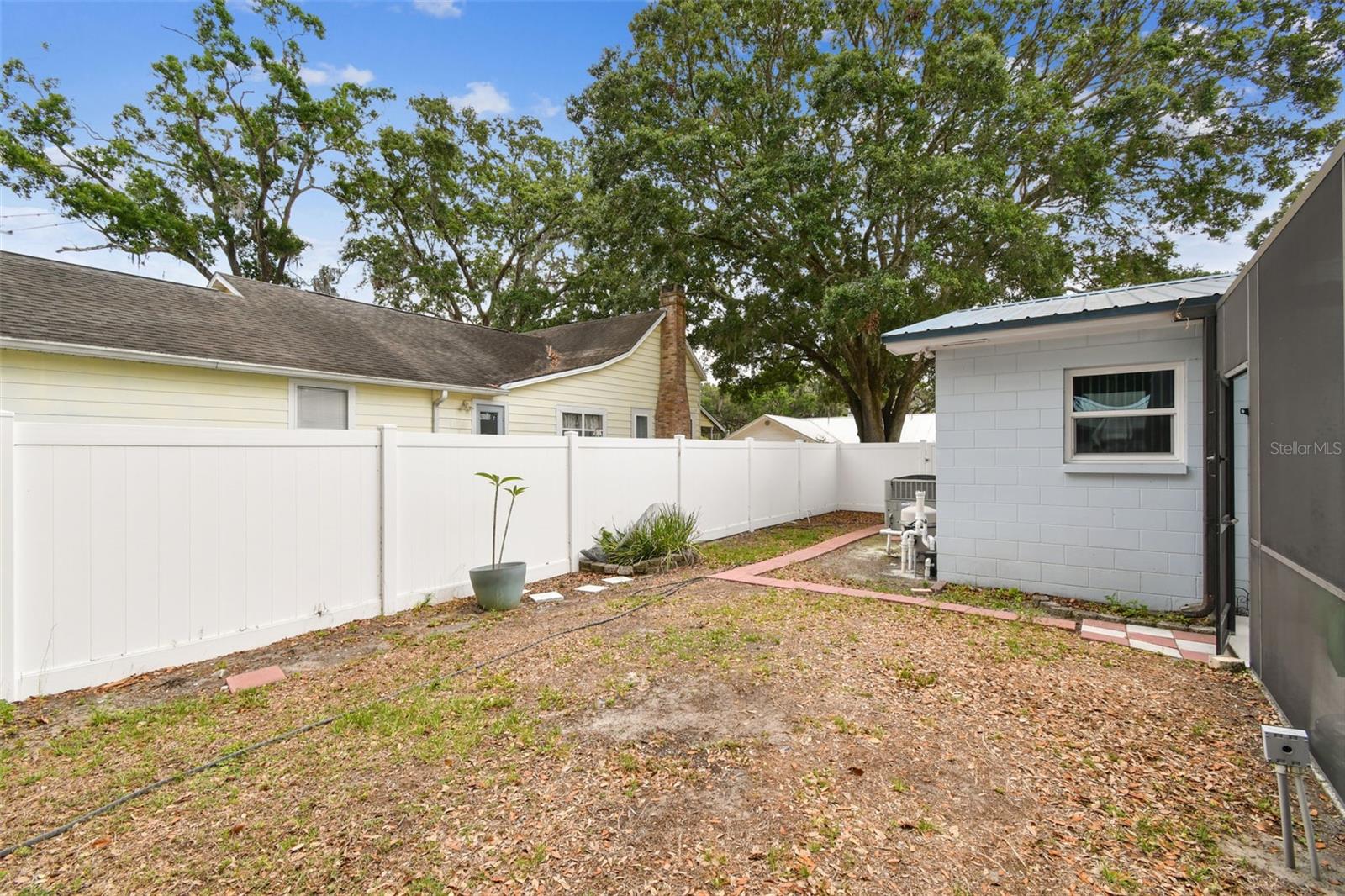 Image 39 of 46 For 504 Lee Street