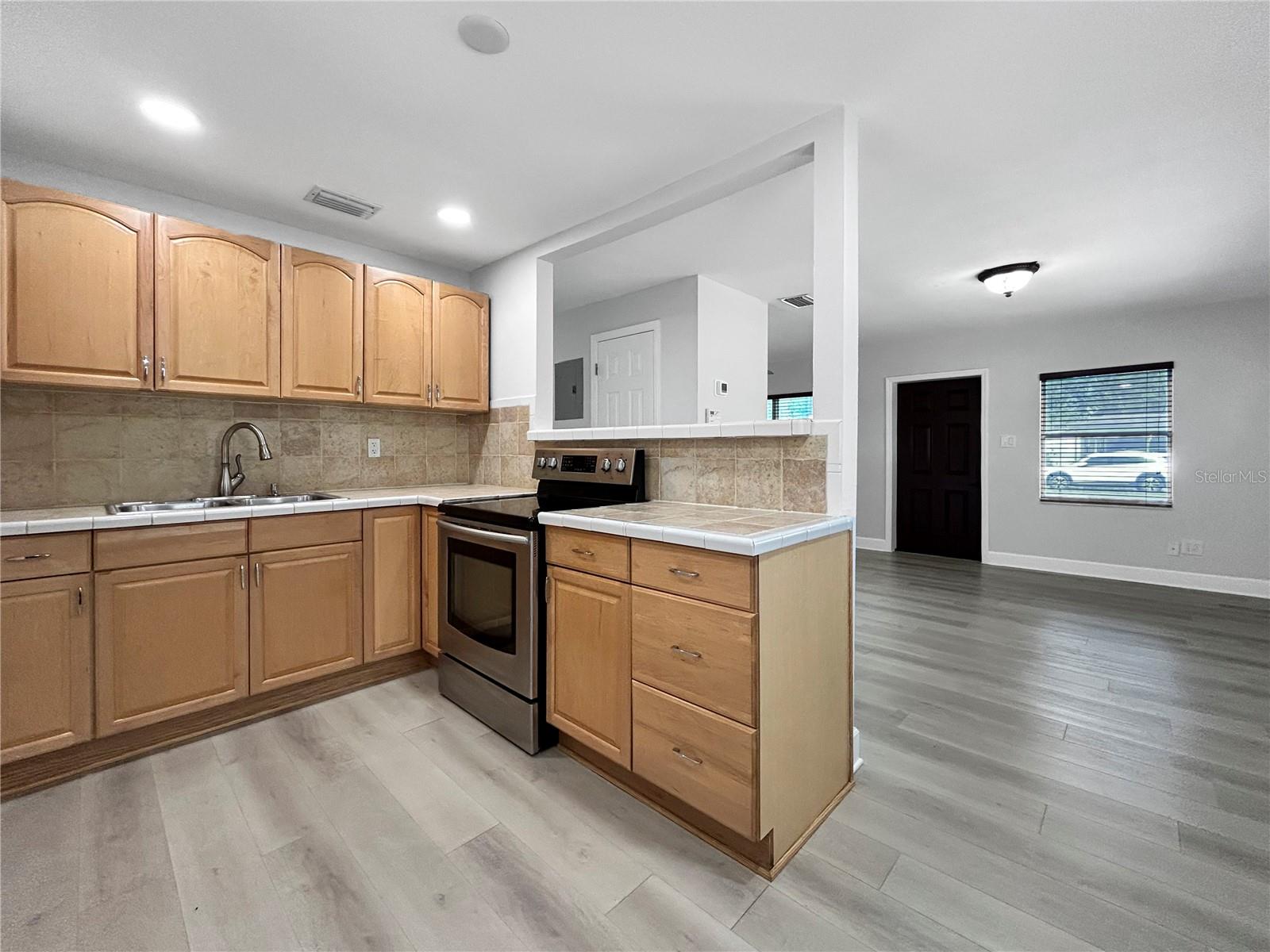 Image 14 of 26 For 2404 Ramona Circle