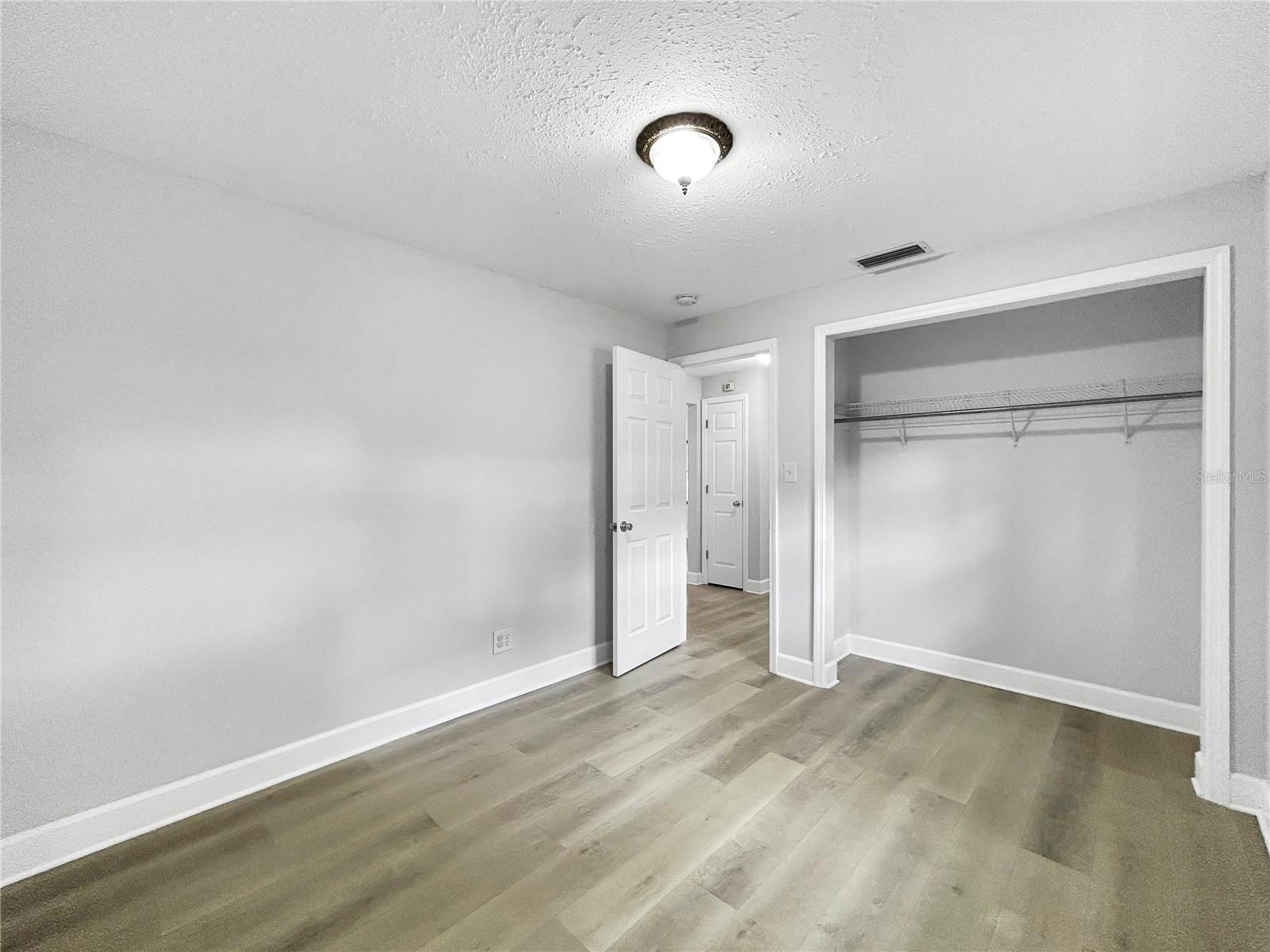 Image 20 of 26 For 2404 Ramona Circle