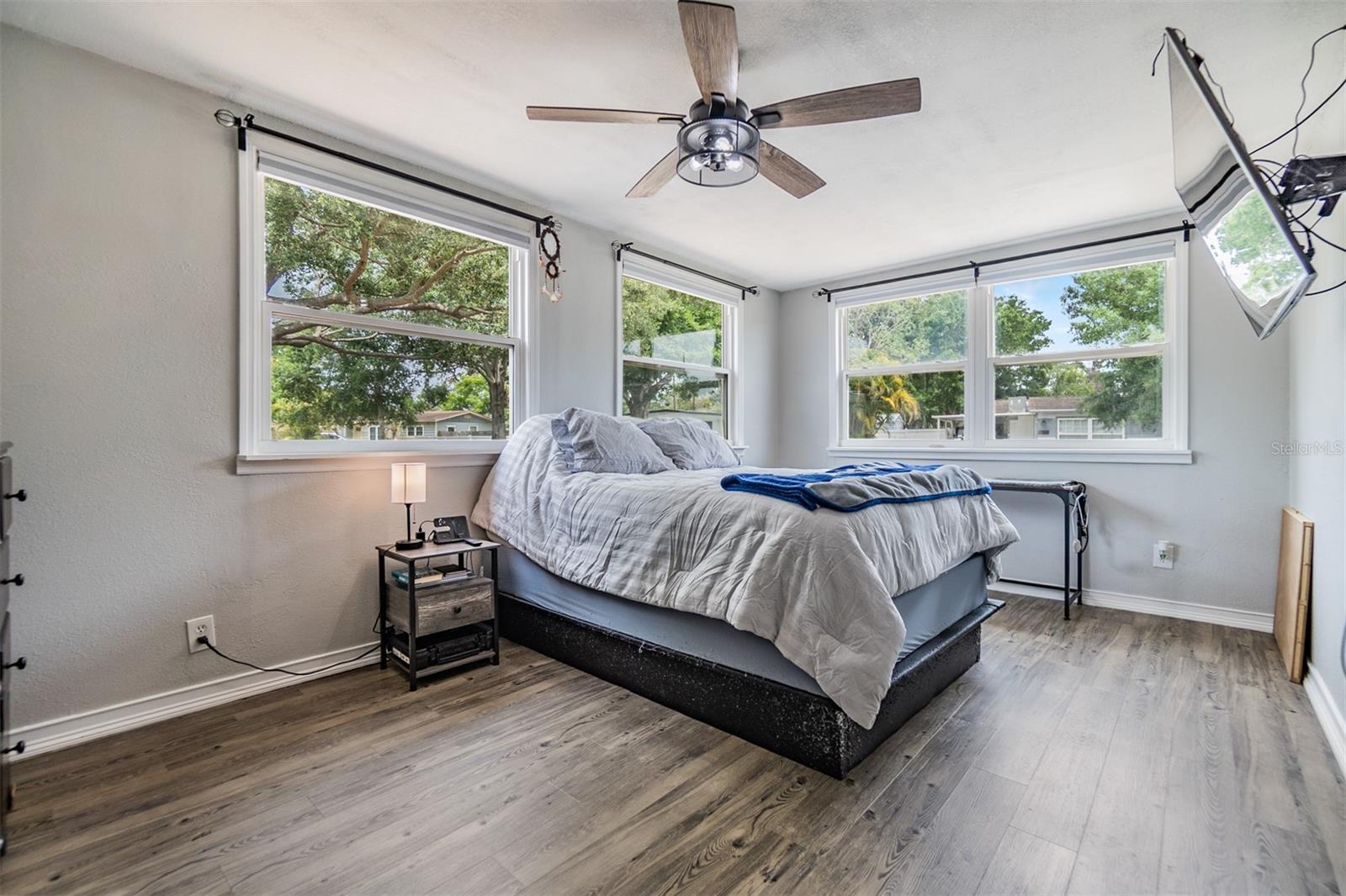 Image 11 of 23 For 6816 13th Street N