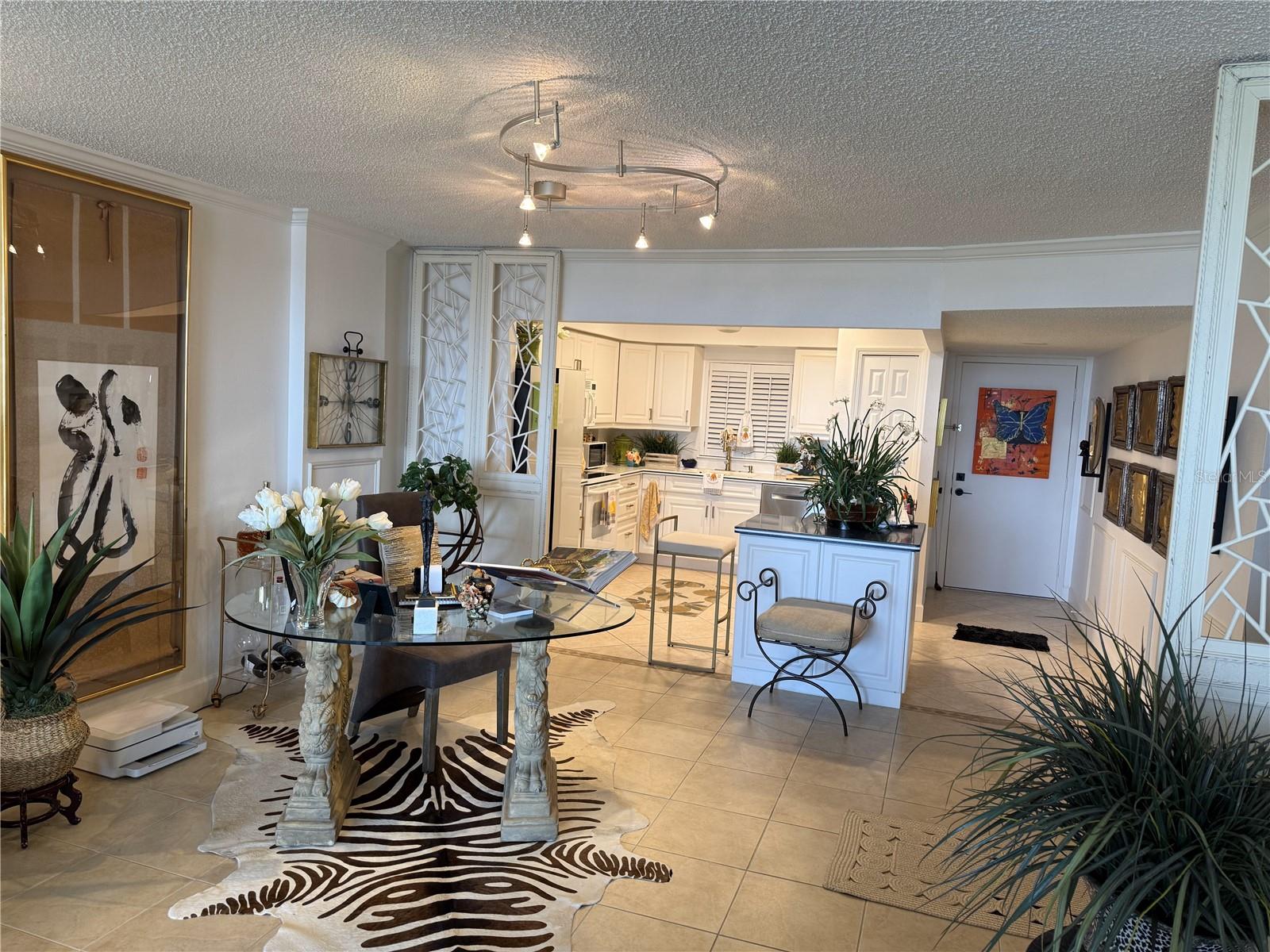 Image 5 of 17 For 700 Beach Drive Ne 806