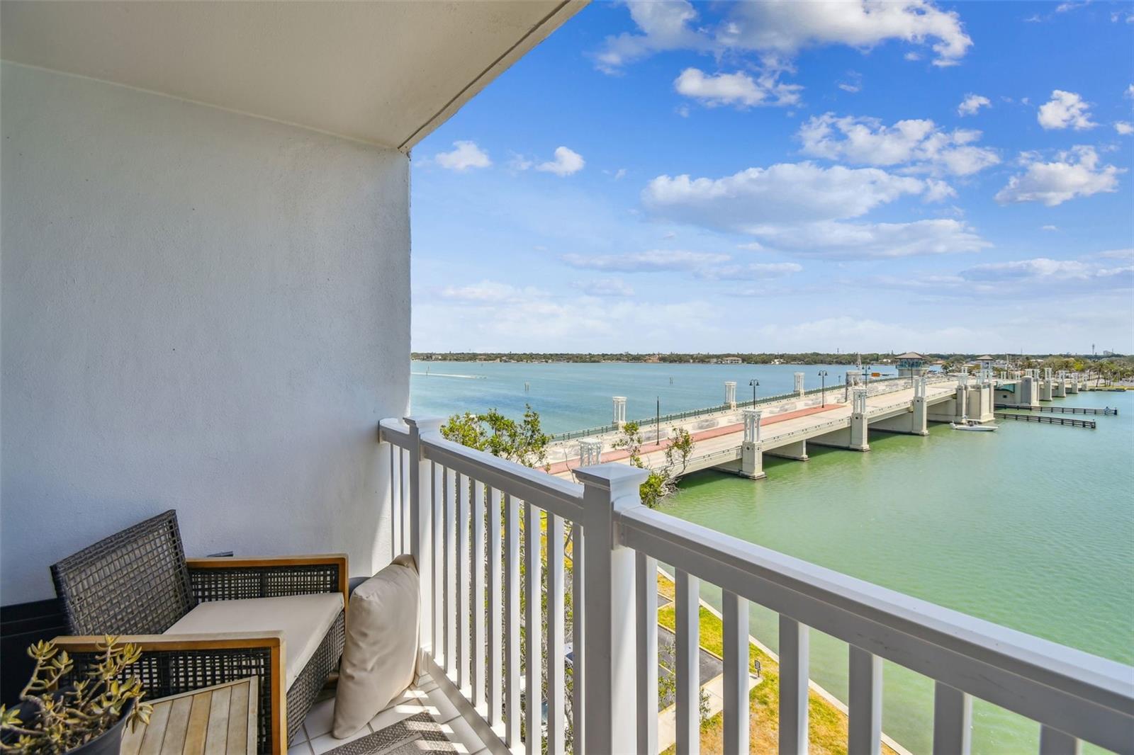 Image 46 of 49 For 500 Treasure Island Causeway 607