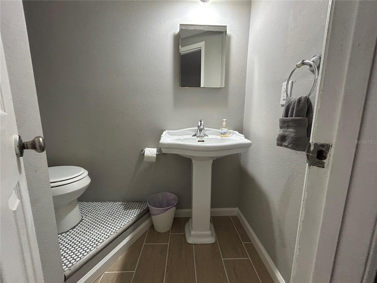 Image 11 of 29 For 943 7th Street N