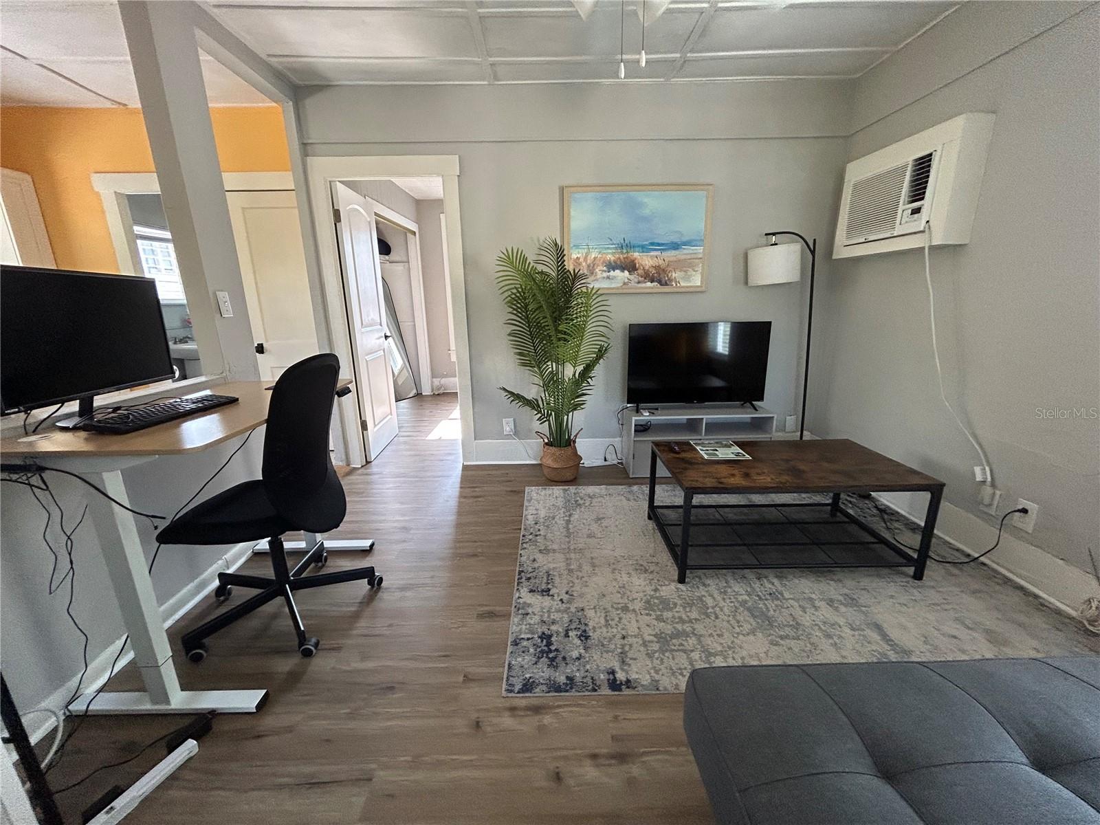 Image 18 of 29 For 943 7th Street N