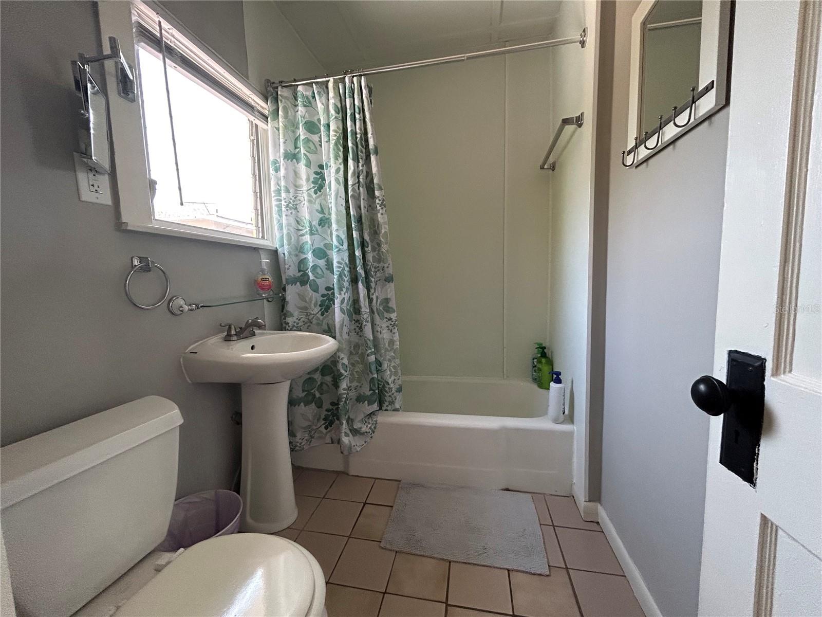 Image 25 of 29 For 943 7th Street N