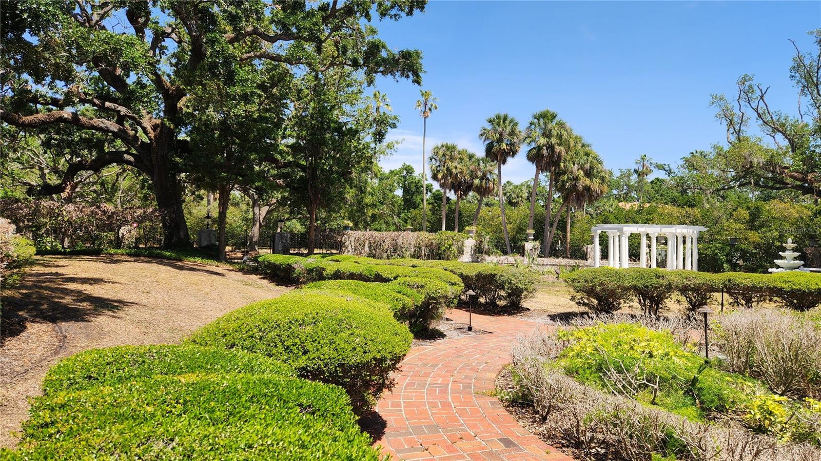Image 13 of 28 For 5002 Shore Crest Circle
