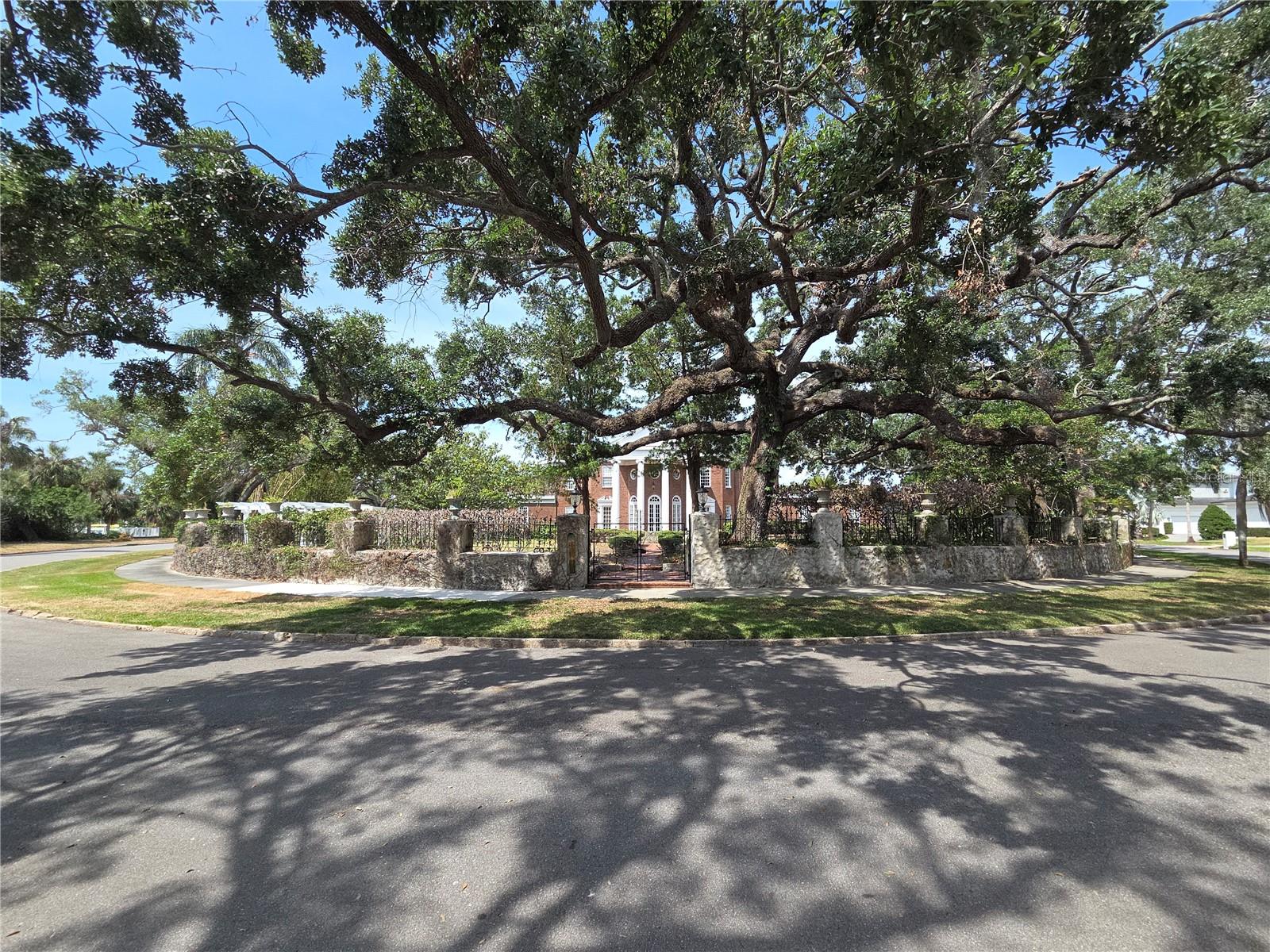 Image 3 of 28 For 5002 Shore Crest Circle