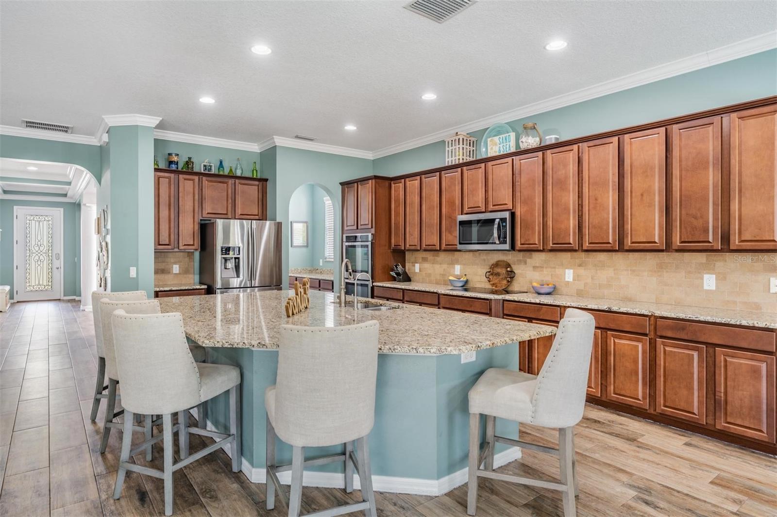 Listing photo id 9 for 4094 Windcrest Drive