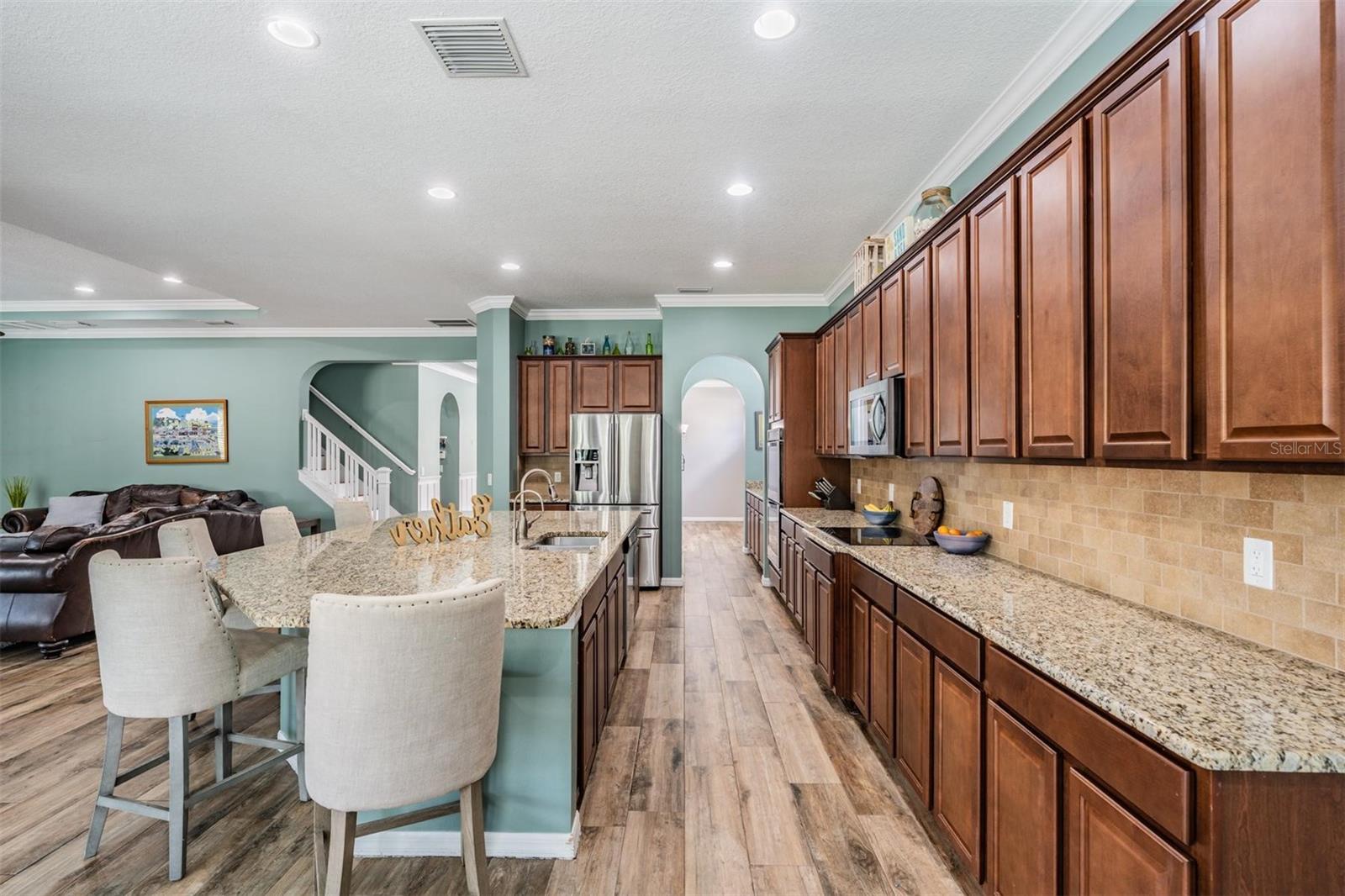 Listing photo id 10 for 4094 Windcrest Drive