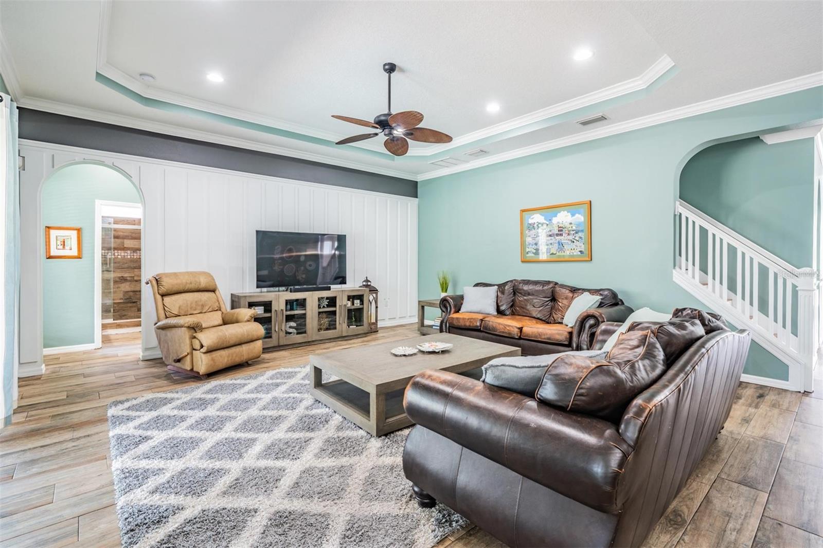 Listing photo id 17 for 4094 Windcrest Drive