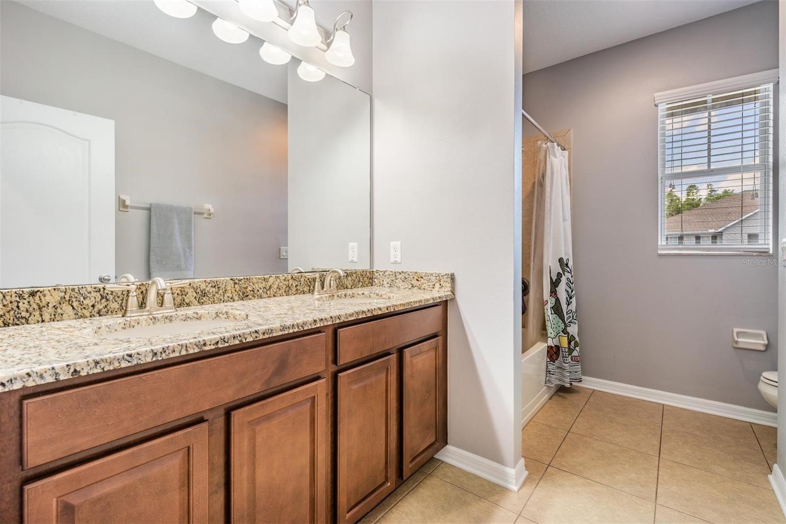 Listing photo id 32 for 4094 Windcrest Drive