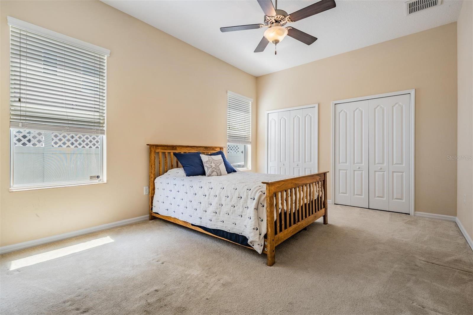 Listing photo id 33 for 4094 Windcrest Drive