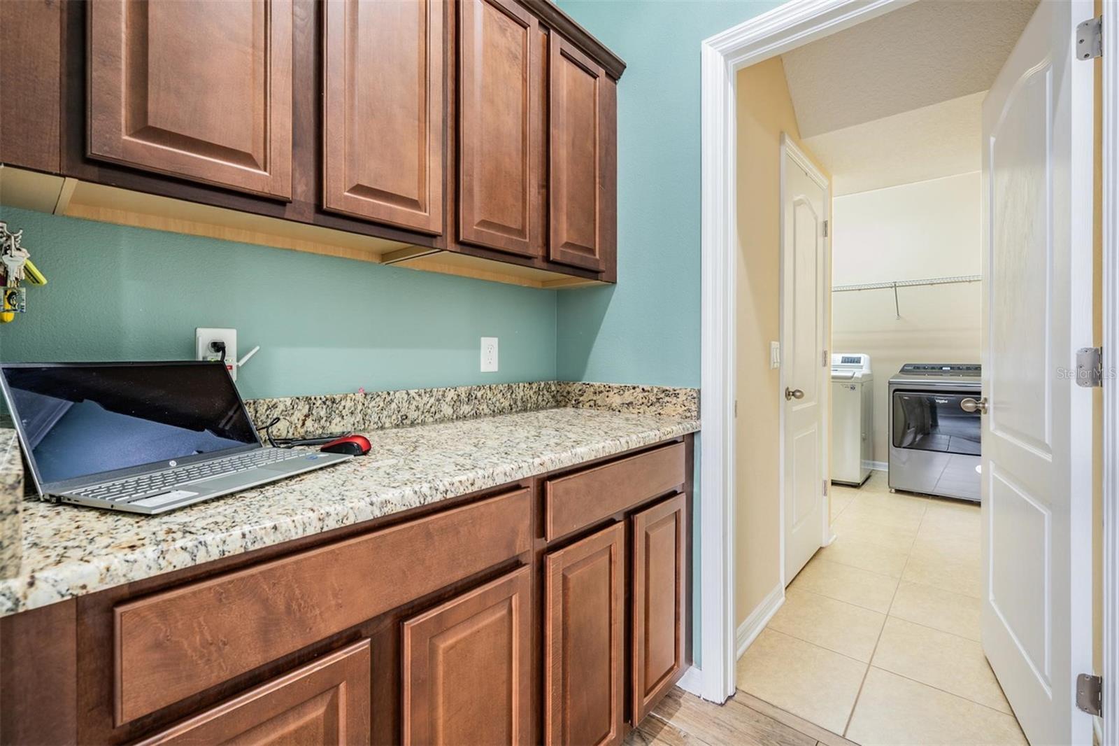 Listing photo id 36 for 4094 Windcrest Drive