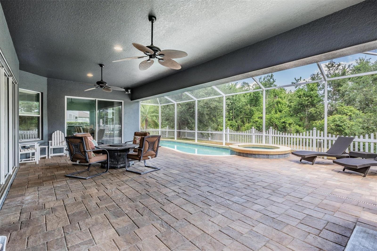 Listing photo id 37 for 4094 Windcrest Drive