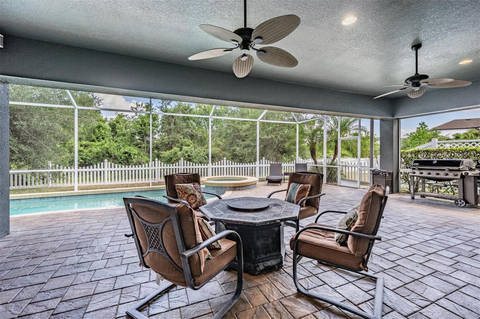Listing photo id 38 for 4094 Windcrest Drive