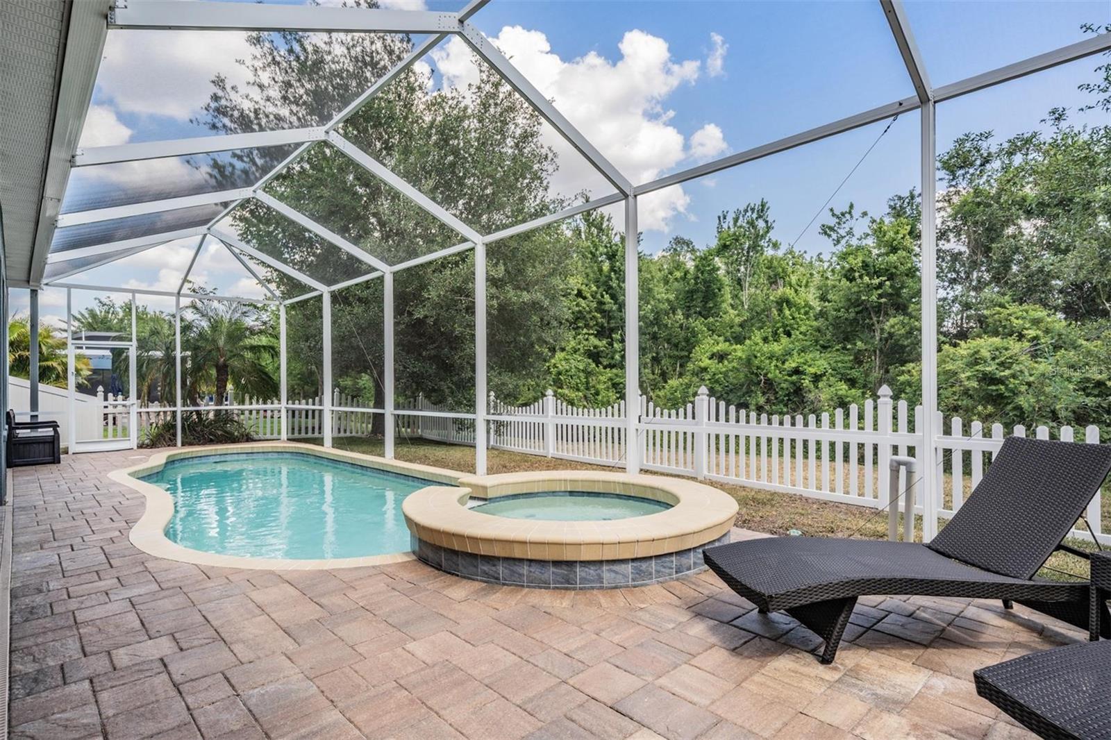 Listing photo id 39 for 4094 Windcrest Drive