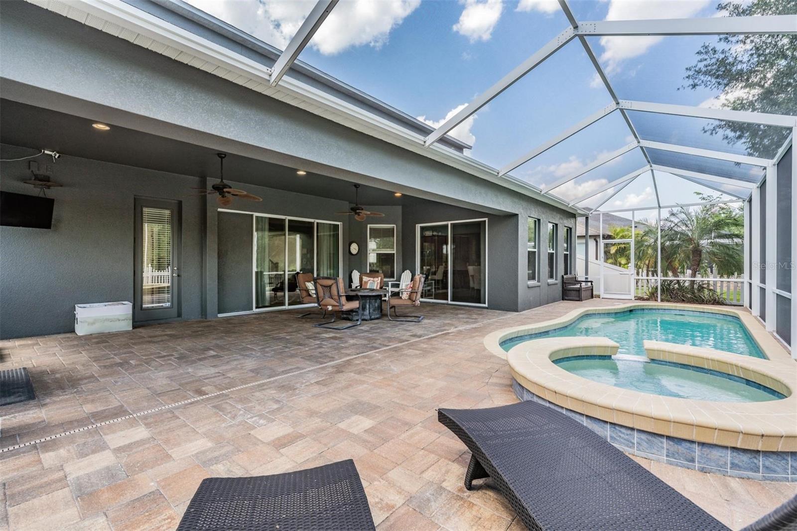 Listing photo id 40 for 4094 Windcrest Drive