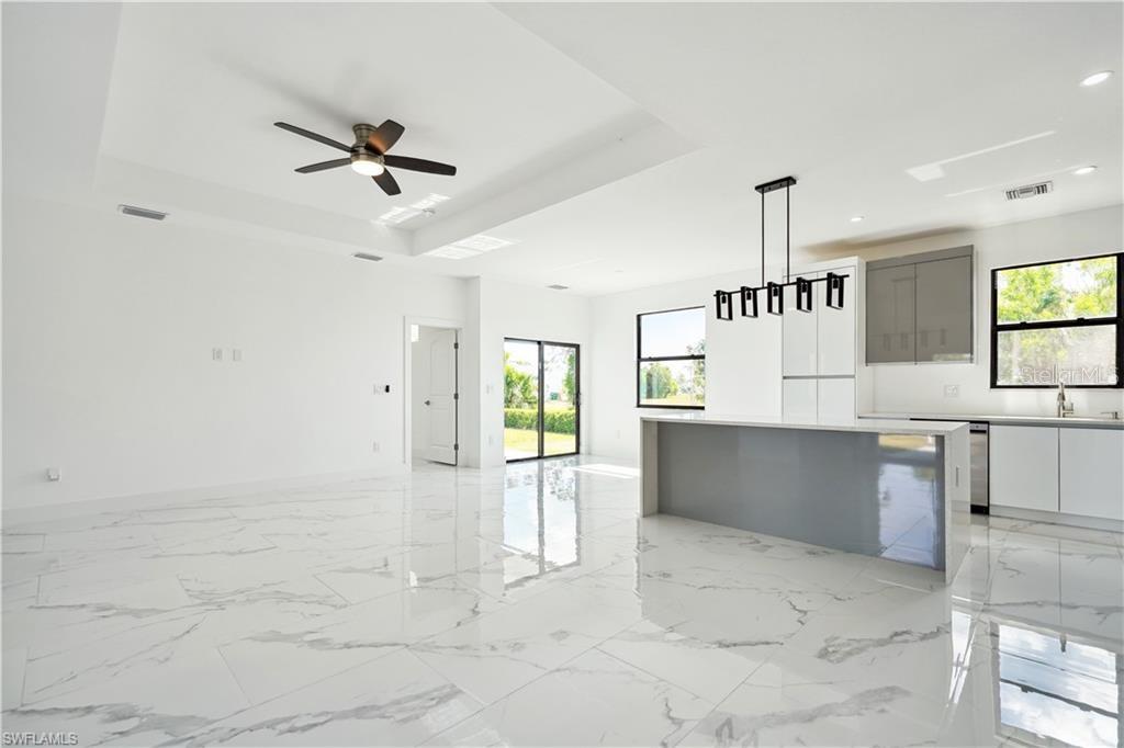 Image 3 of 20 For 4309 38th Avenue