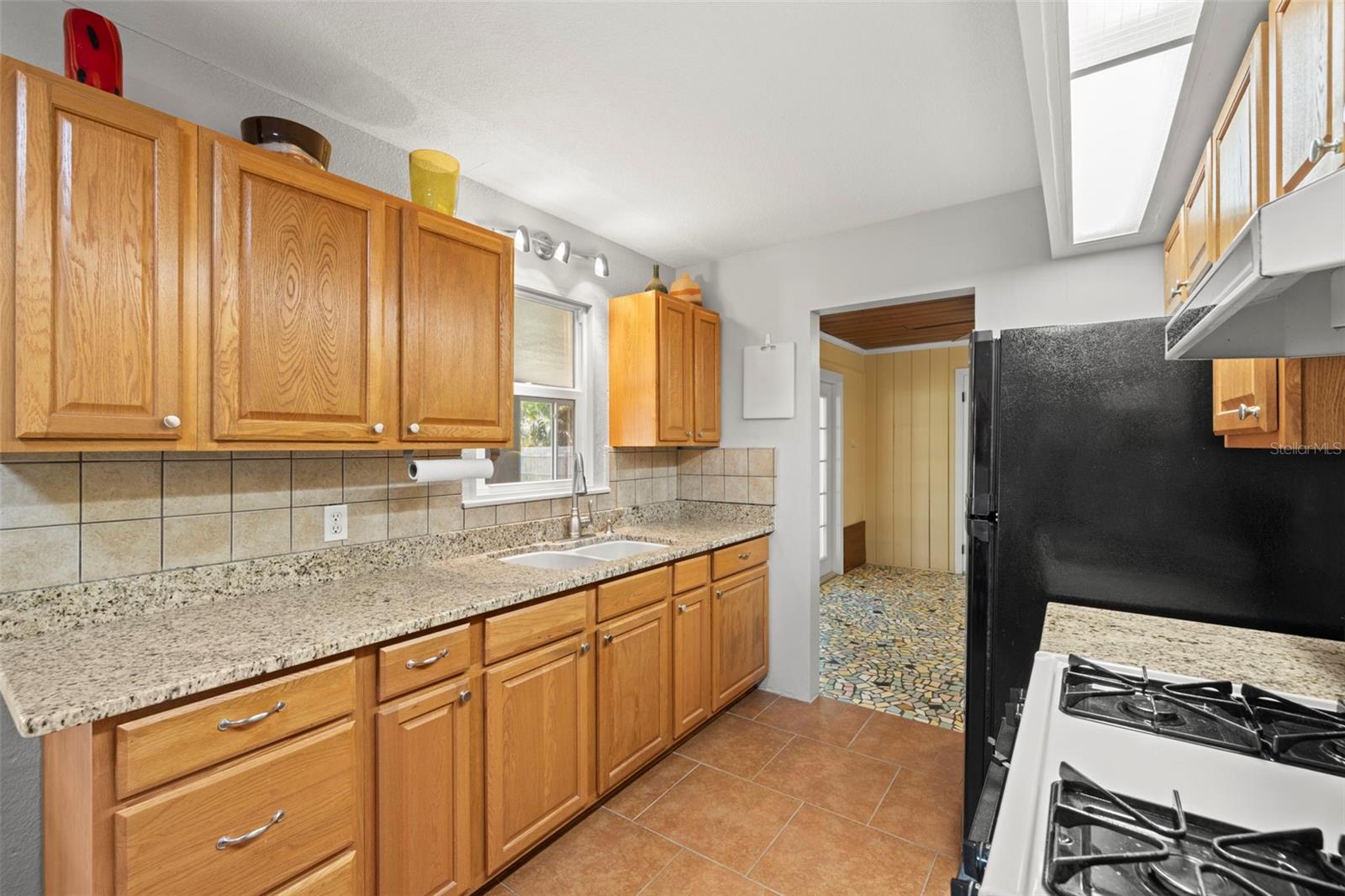 Image 12 of 33 For 522 Norfolk Street